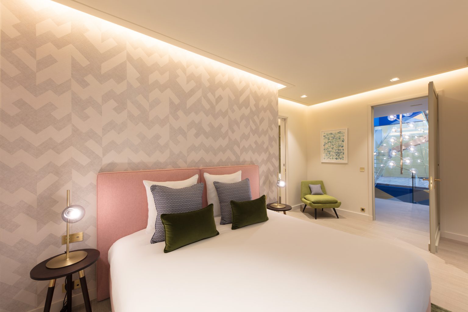 1 chambre king bed luxe villa cannes